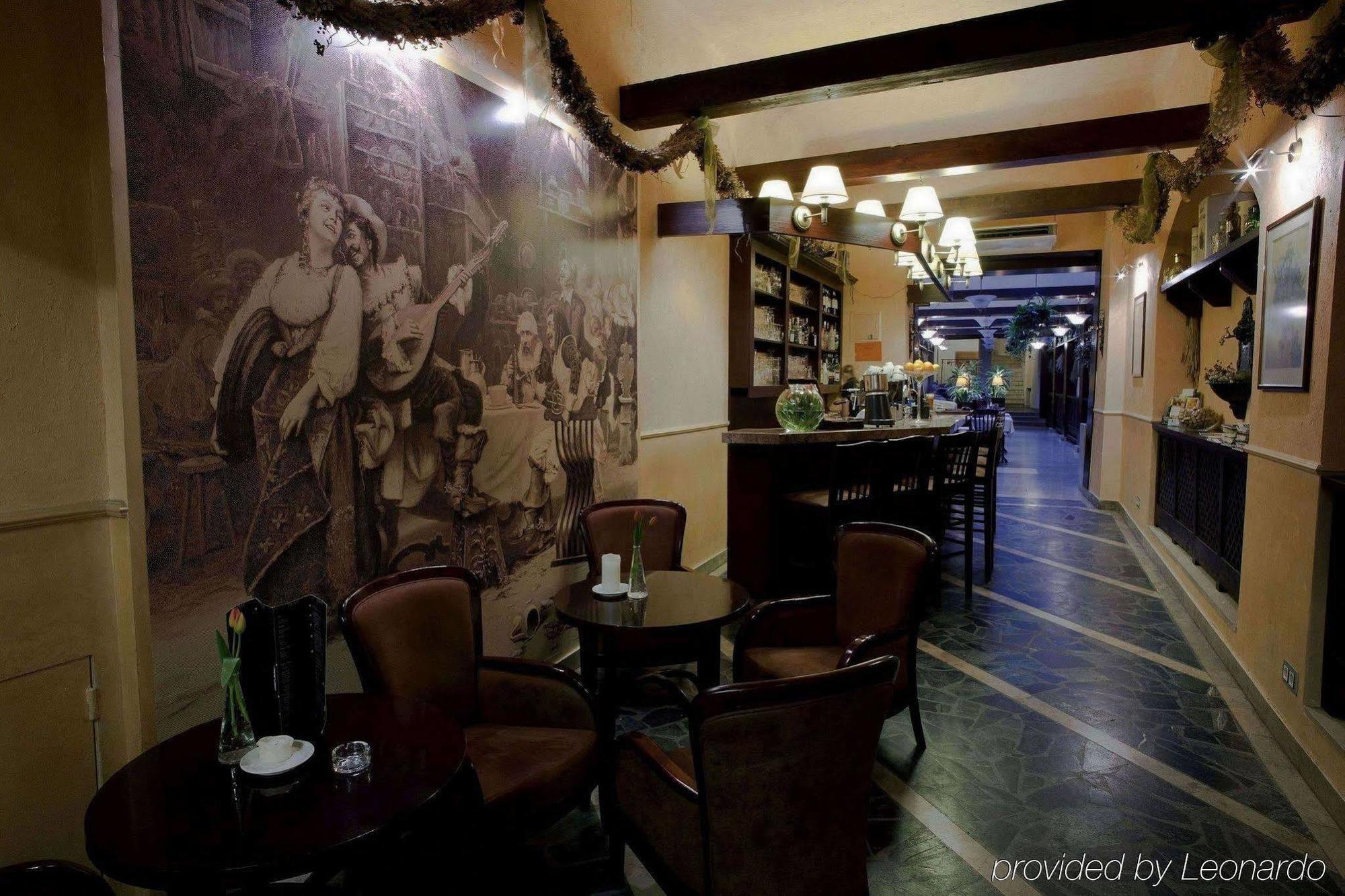 Hotel Floryan Old Town 3*
